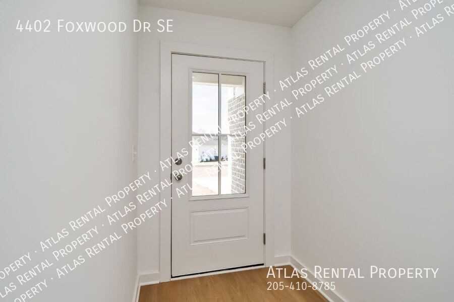 4402 Foxwood Dr Se - Photo 7 of 23