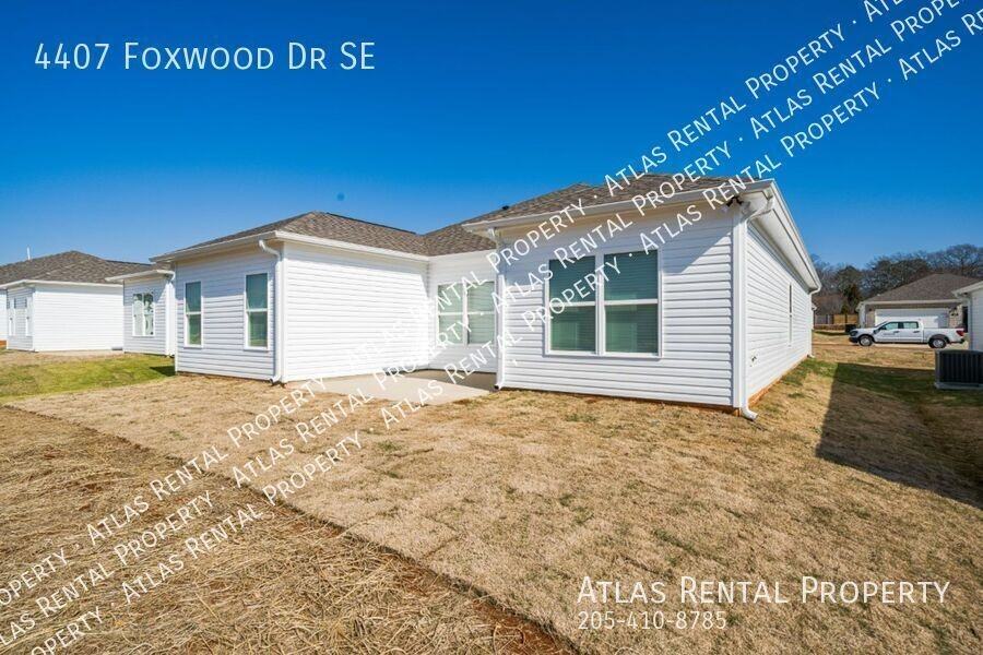 4407 Foxwood Dr Se - Photo 2 of 24