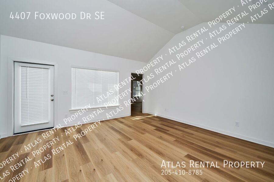 4407 Foxwood Dr Se - Photo 6 of 24