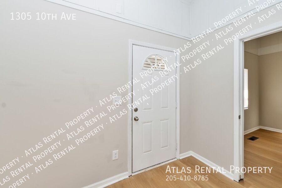 1305 10th Ave - Photo 5 of 24