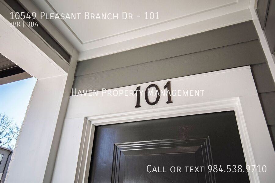 10549 Pleasant Branch Dr #101 - Photo 3 of 38
