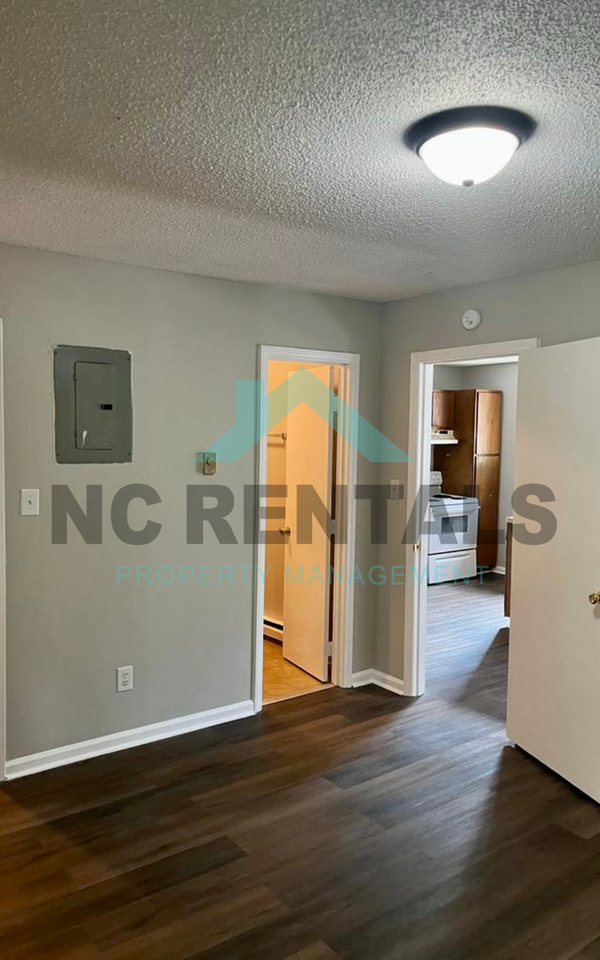 2401 Markwood Ln #E - Photo 5 of 11