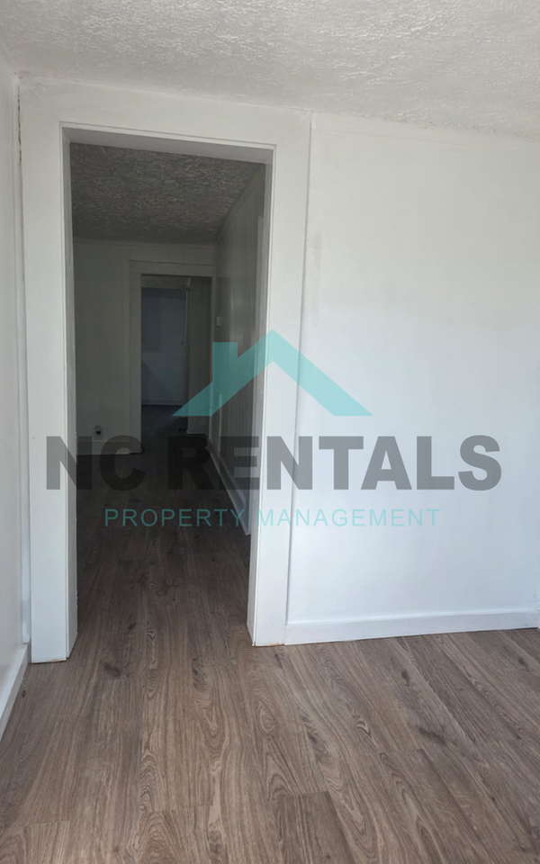 715 Third Ave - Photo 4 of 30