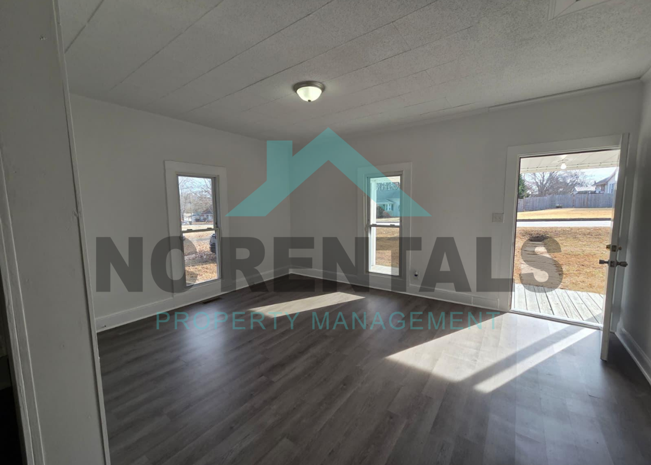 645 Church St - Photo 3 of 17