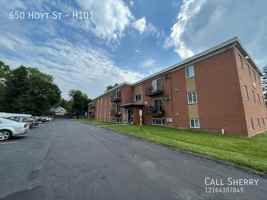 featured image of 650 Hoyt St #H101