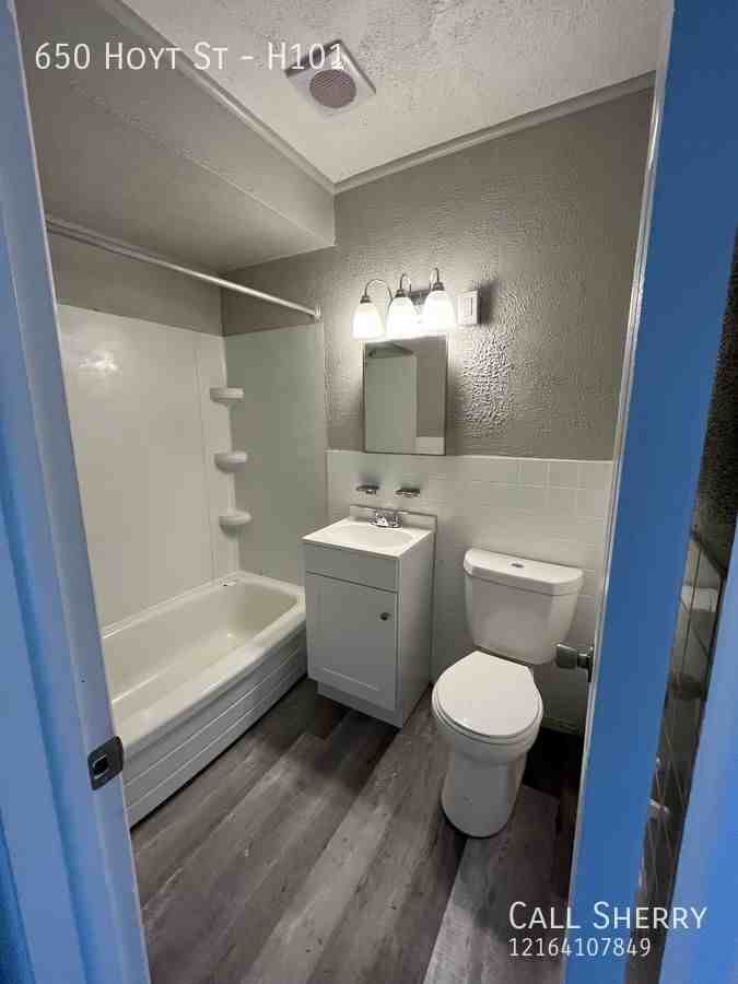 650 Hoyt St #H101 - Photo 3 of 28