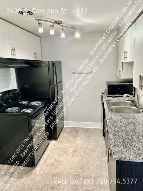 2475 S Gaylord St #12 - Photo 6 of 11