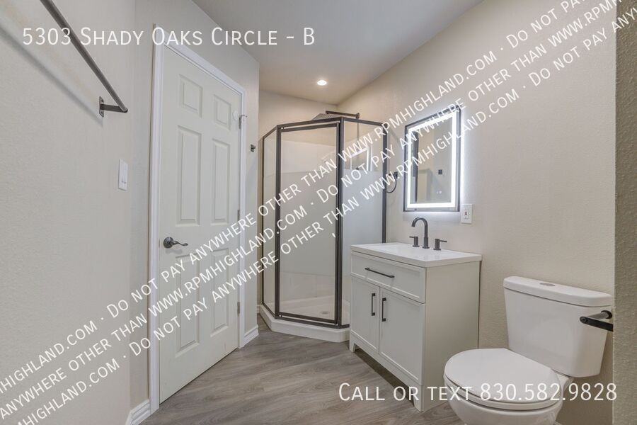 5303 Shady Oaks Cir #B - Photo 6 of 9