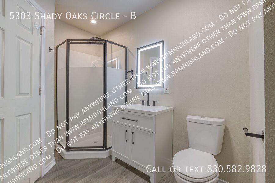 5303 Shady Oaks Cir #B - Photo 7 of 9