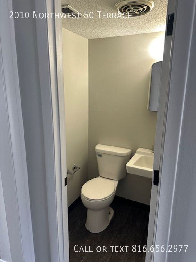 2010 Nw 50th Ter - Photo 7 of 18