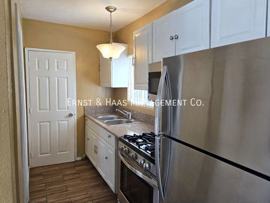 337 E 17th St - Photo 4 of 8