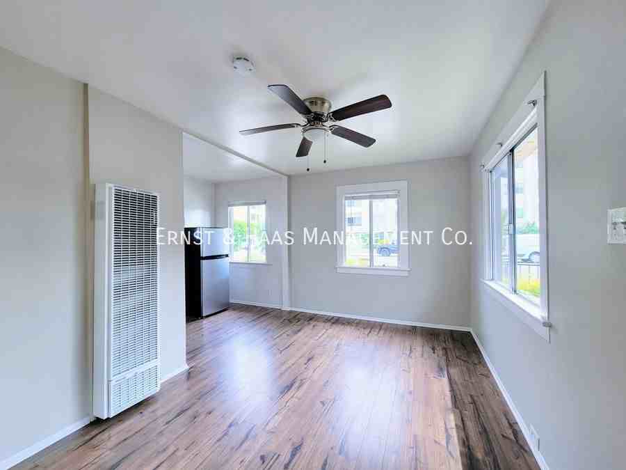 425 Redondo Ave #02 - Photo 4 of 15