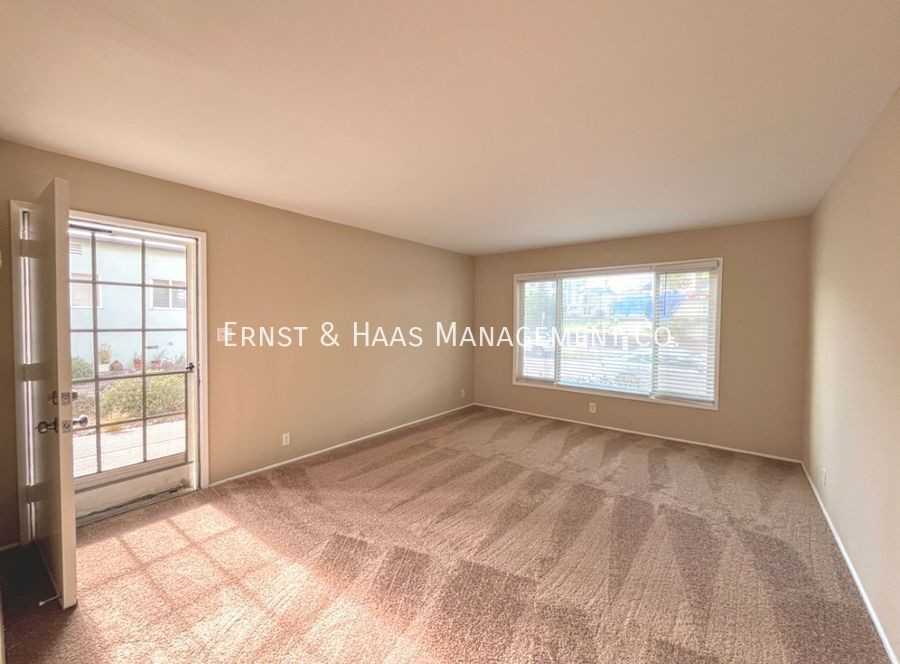 510 Roycroft Ave - Photo 2 of 11