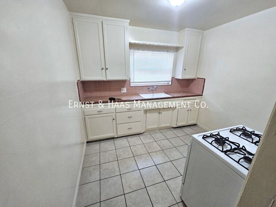 1910 Cedar Ave #04 - Photo 4 of 9