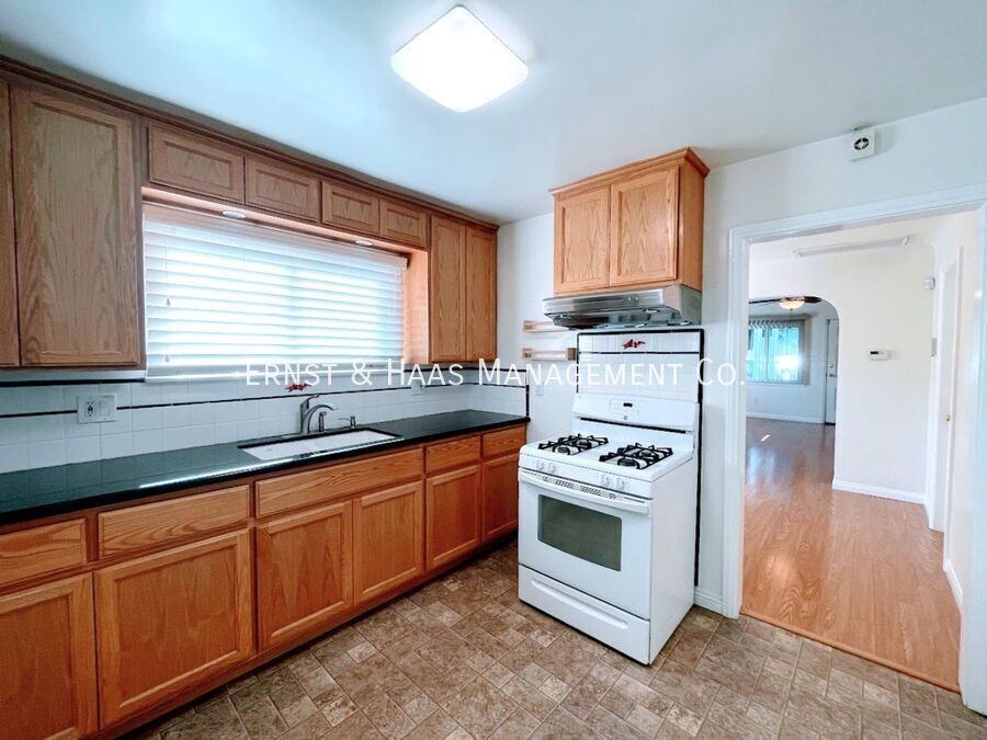 15334 Orizaba Ave - Photo 5 of 14