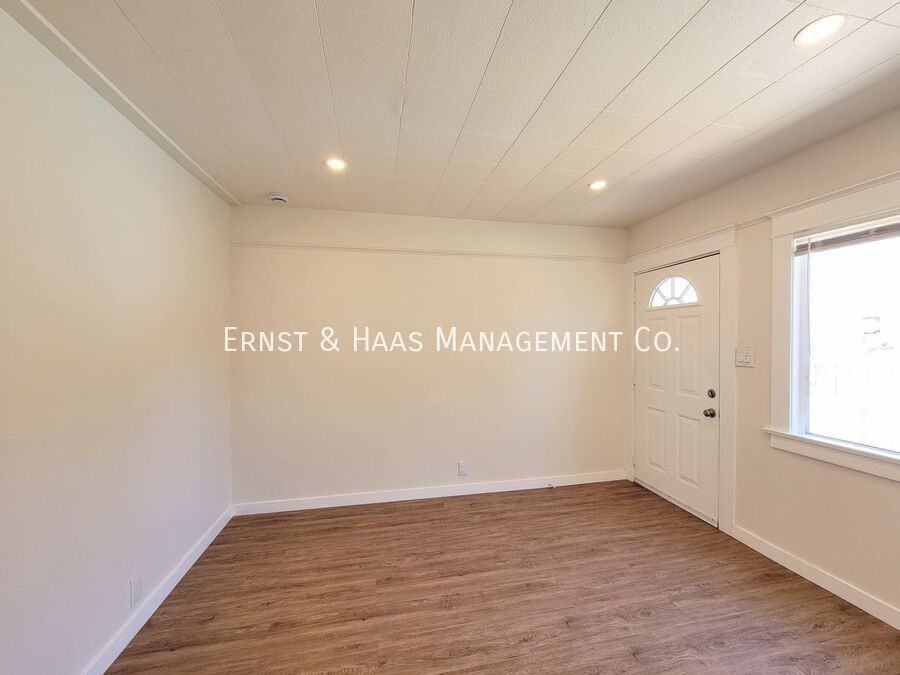154 E Eagle St #01 - Photo 3 of 10