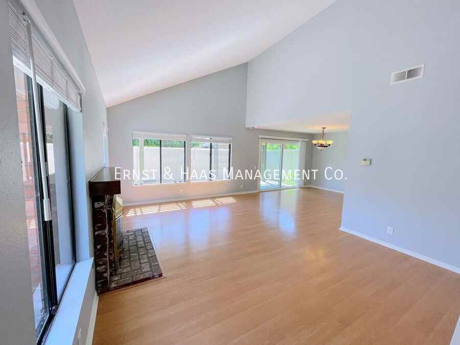 18176 Rustic Ct - Photo 3 of 24
