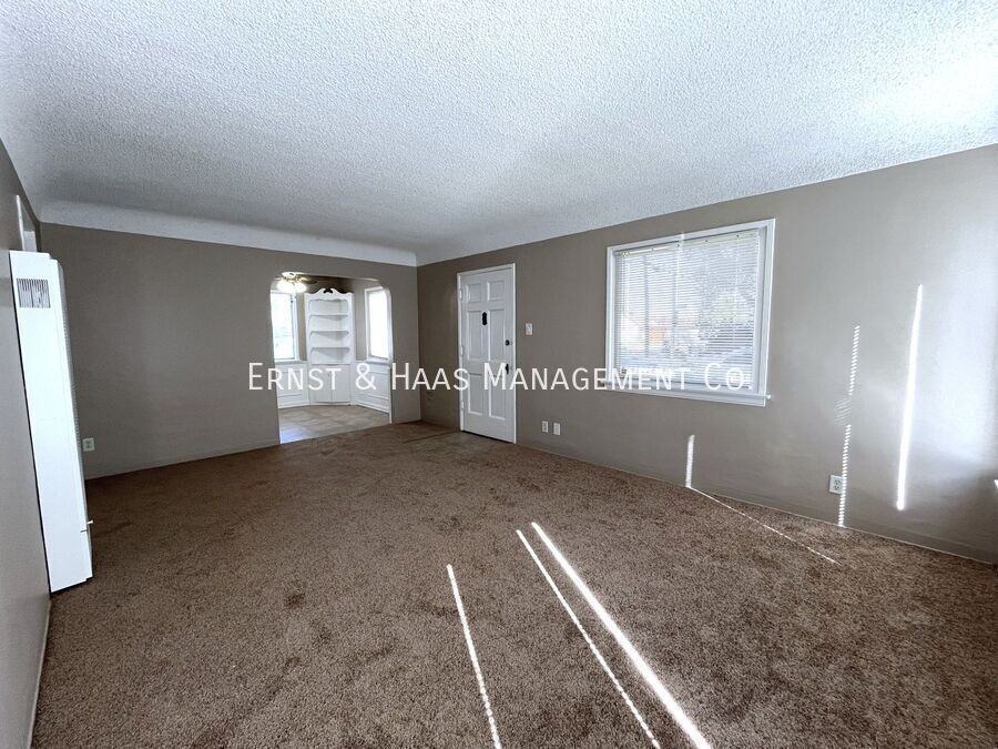 5889 Rose Ave - Photo 3 of 14