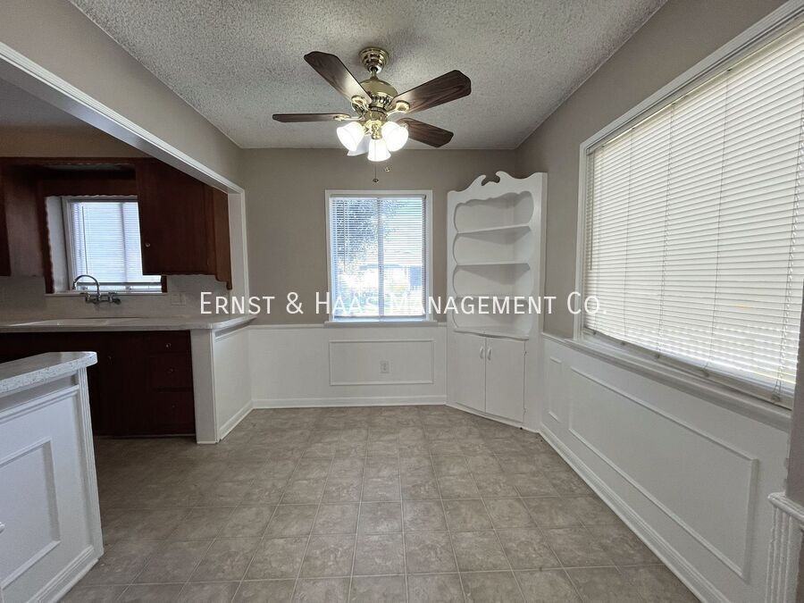 5889 Rose Ave - Photo 4 of 14