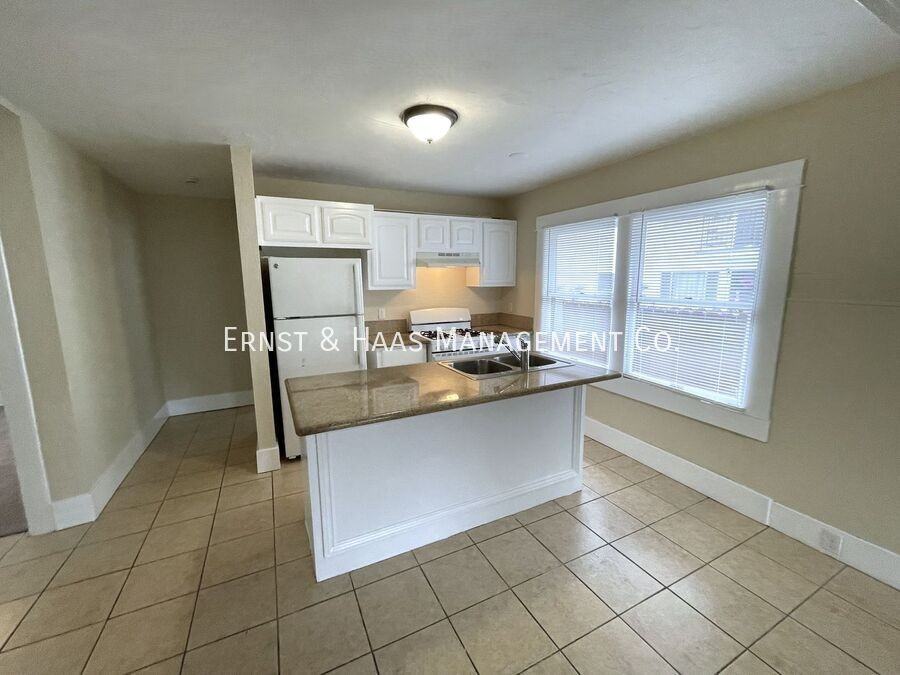 512 Almond Ave - Photo 3 of 8