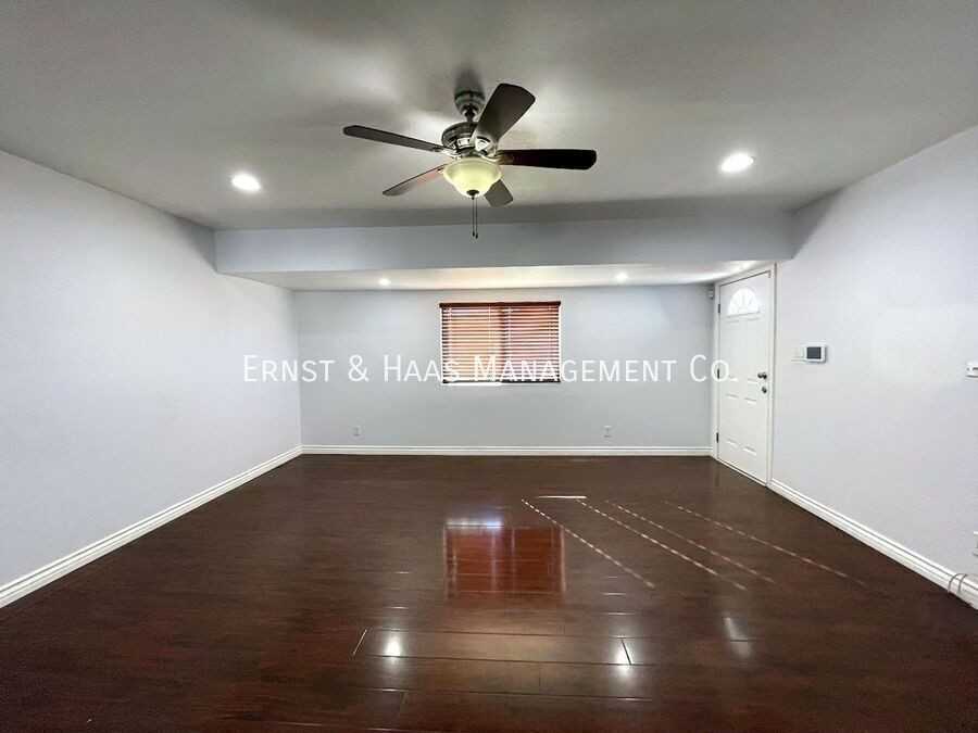 1341 W School St - Photo 4 of 24