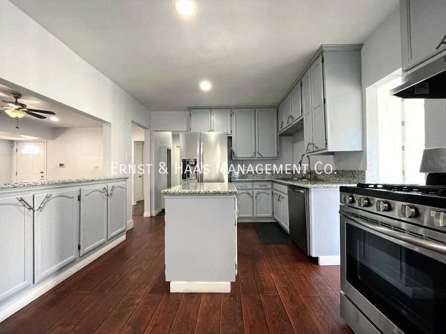 1341 W School St - Photo 7 of 24