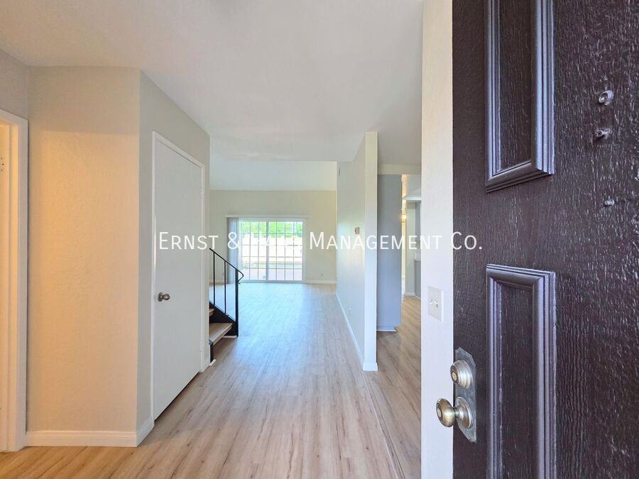 1219 E Jay St - Photo 3 of 29