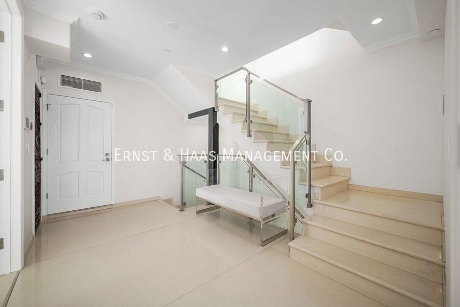 1724 Bluff Pl - Photo 4 of 50