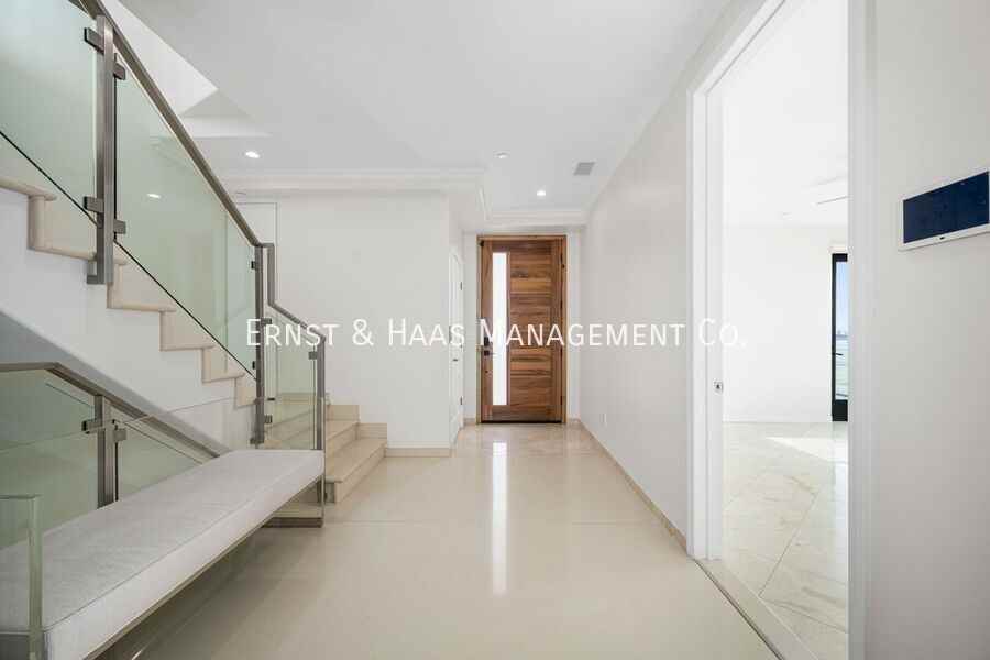 1724 Bluff Pl - Photo 5 of 50