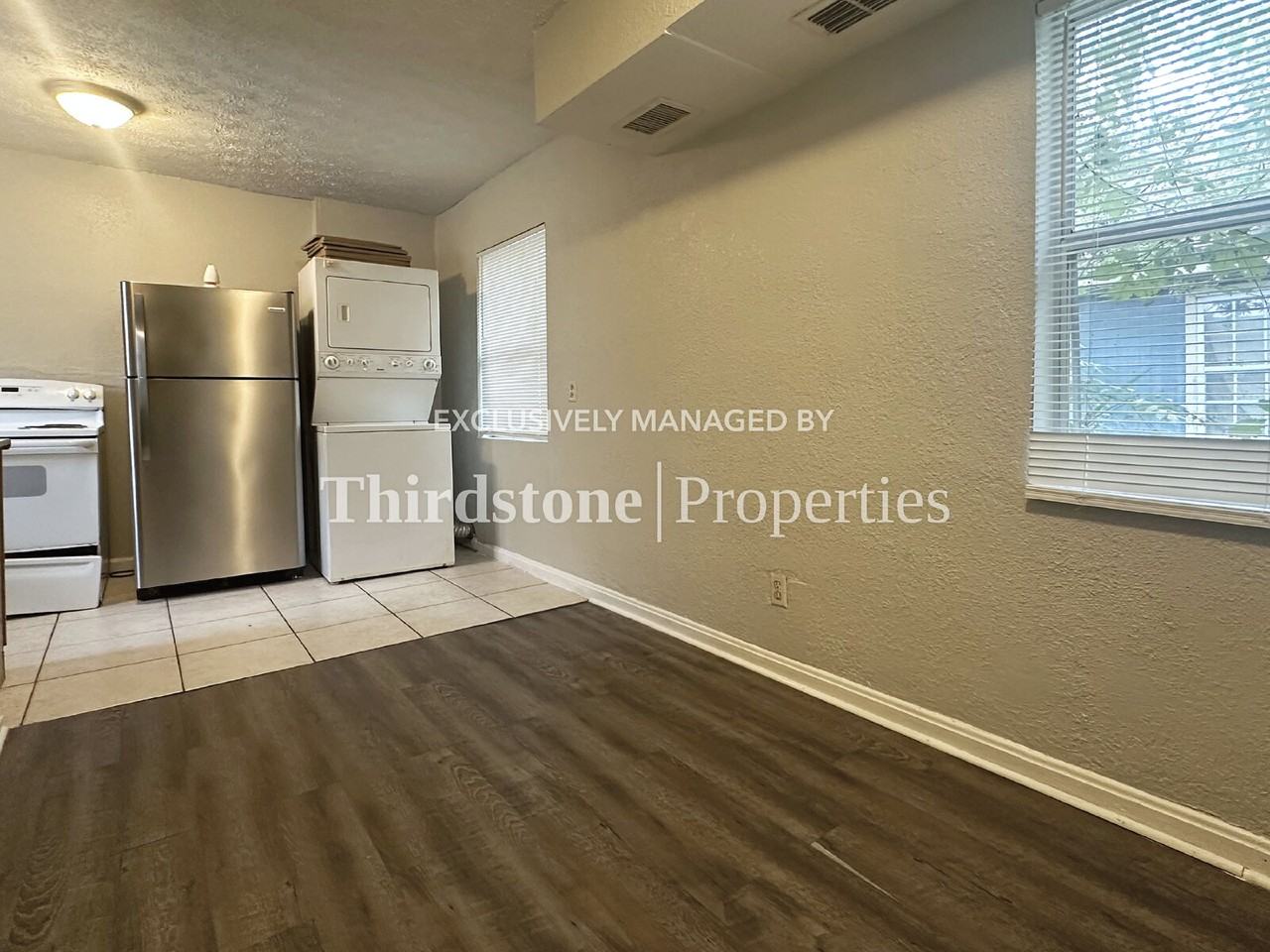 1861 Bisbee St - Photo 4 of 16