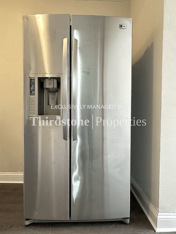 3347 Phyllis St - Photo 4 of 21