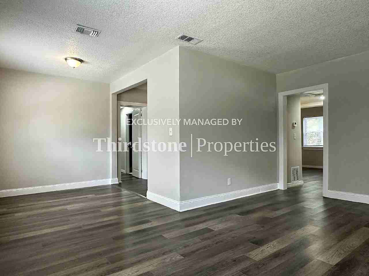 3347 Phyllis St - Photo 7 of 21