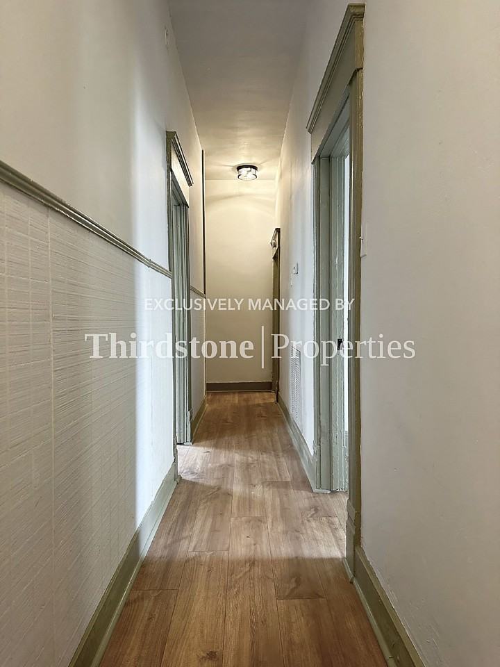 210 E 9th St - Photo 5 of 19