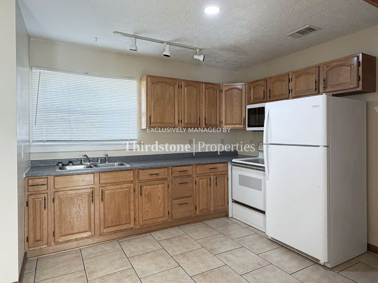 1717A Lindsey Rd - Photo 4 of 15