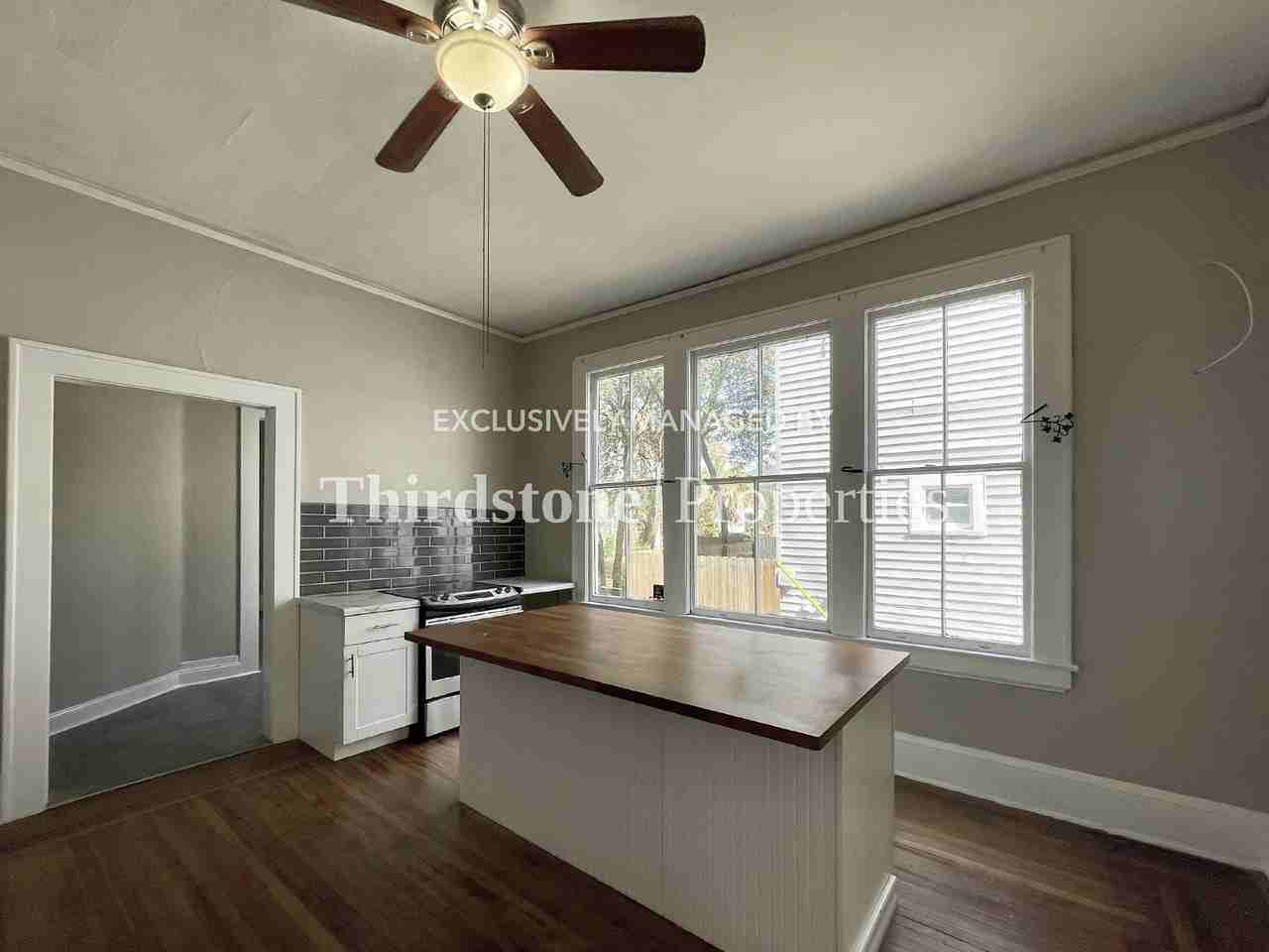 121 W 6th St - Photo 6 of 24