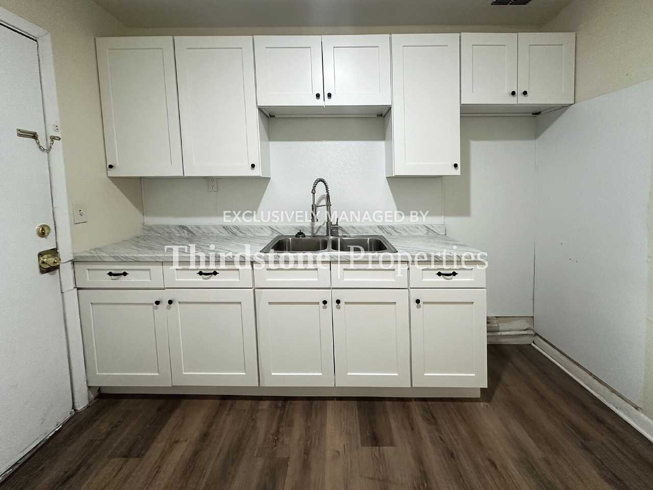 5504 Plymouth St - Photo 3 of 14