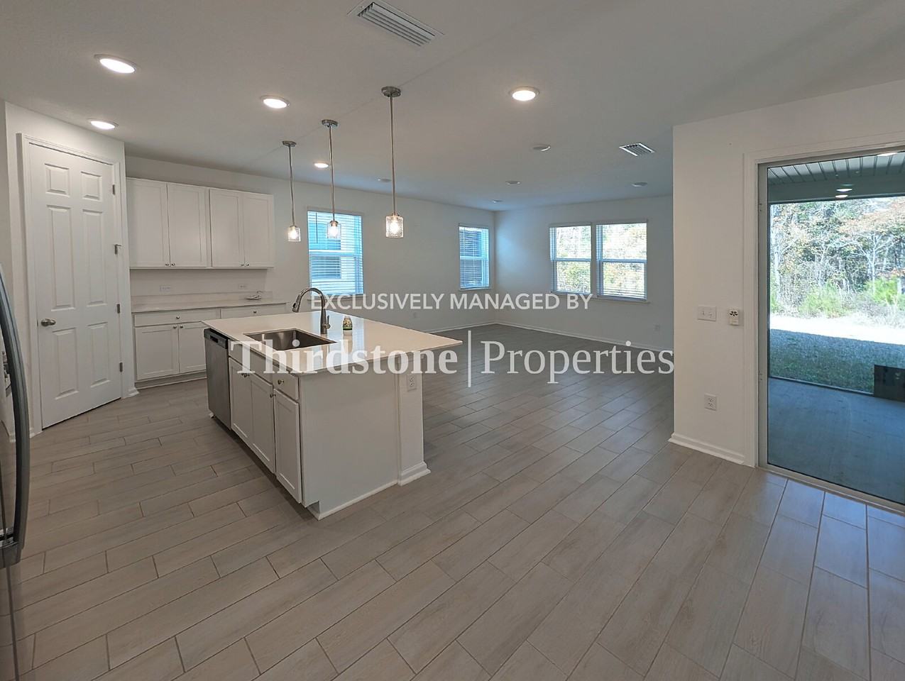 8225 Cedar Run Ln - Photo 3 of 39