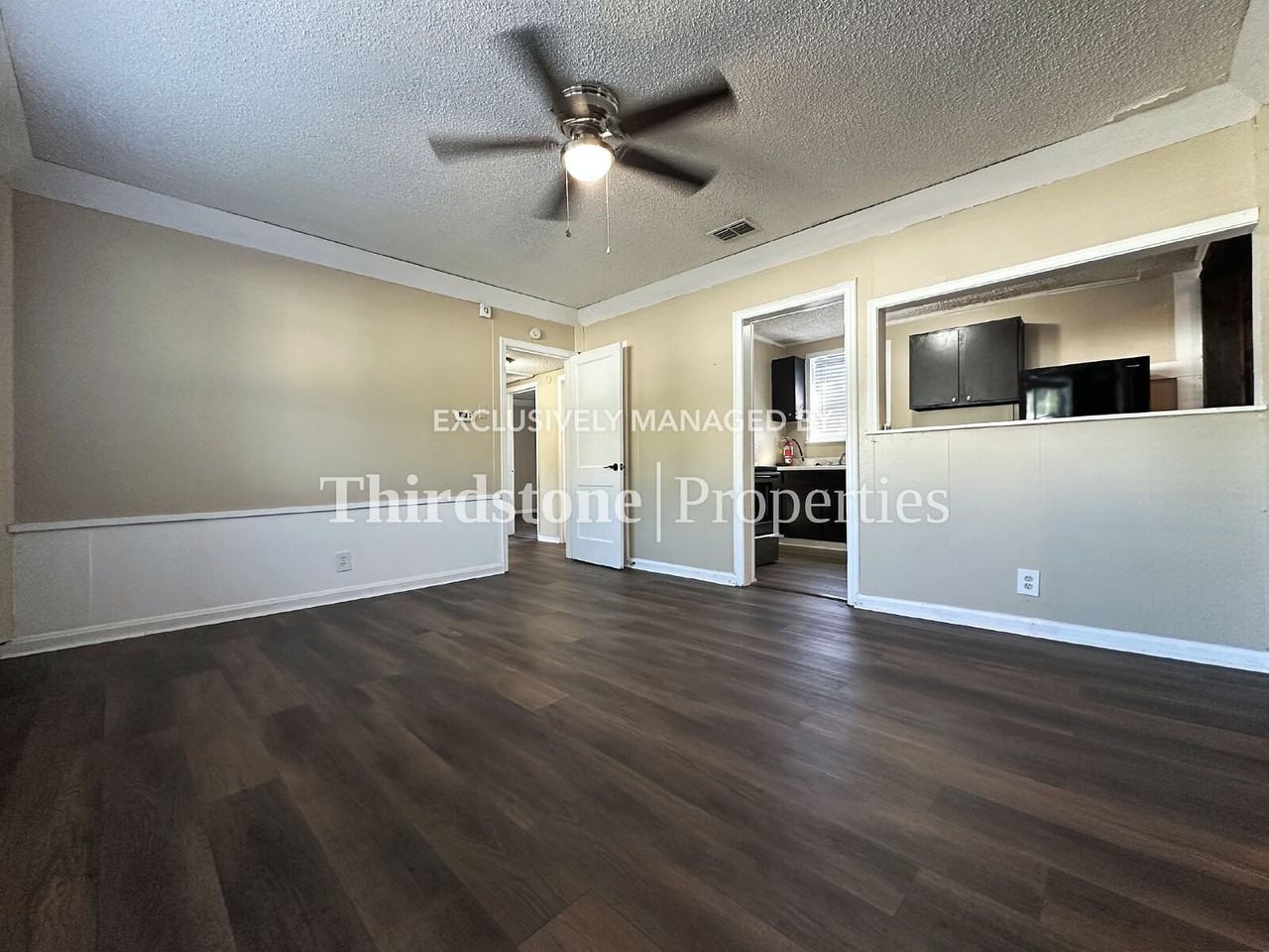 1136 Maynard St - Photo 4 of 20