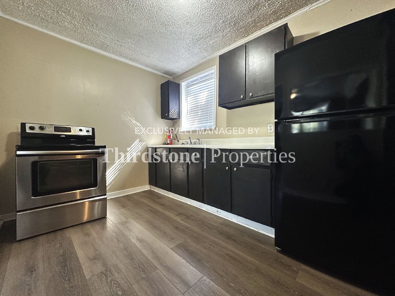 1136 Maynard St - Photo 5 of 20