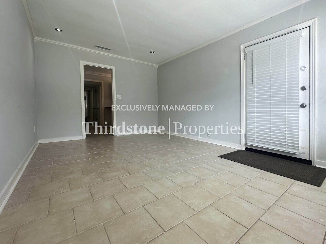 2853 Lydia St - Photo 2 of 20