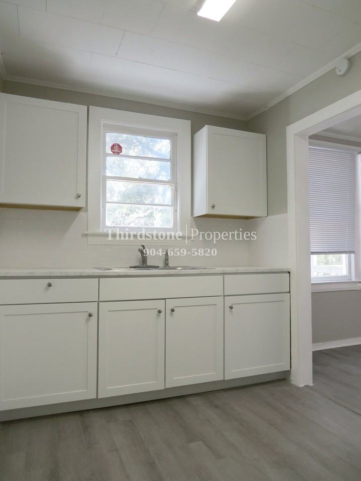 2913 W 2nd St - Photo 3 of 15