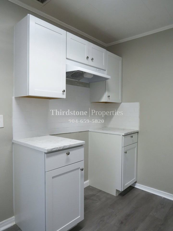 2913 W 2nd St - Photo 4 of 15