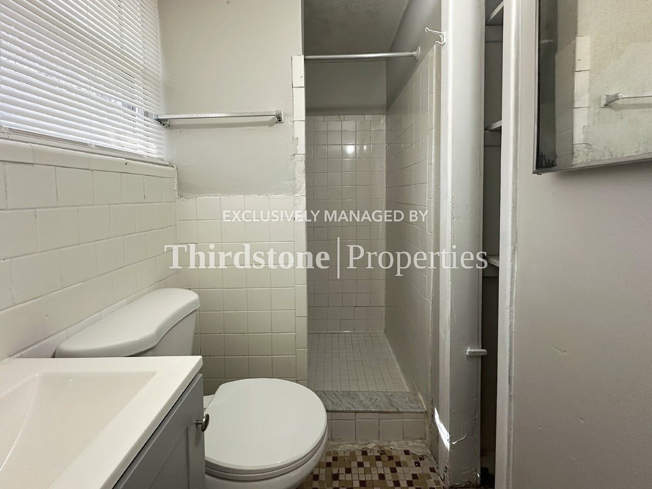 5214 Lexington Ave #B - Photo 7 of 8