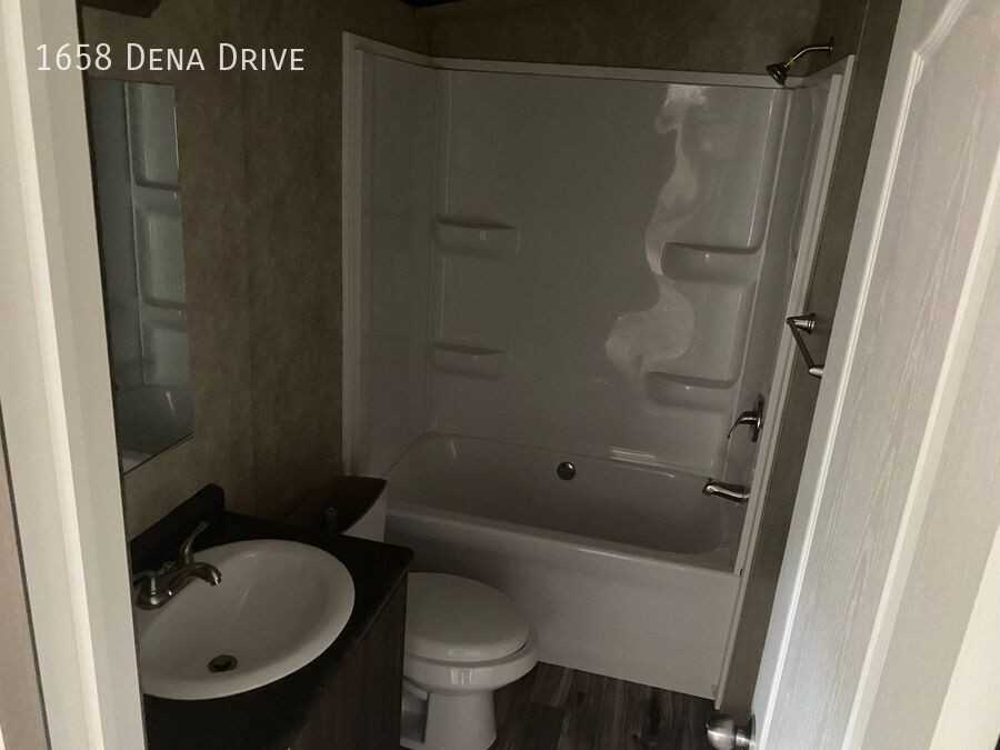 1658 Dena Dr - Photo 4 of 6