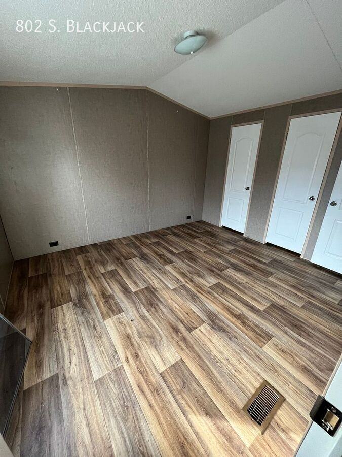 802 Blackjack - Photo 3 of 5