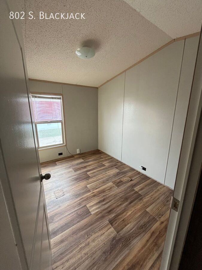 802 Blackjack - Photo 5 of 5