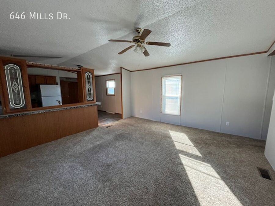 646 Mills Dr - Photo 2 of 8