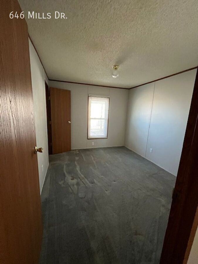 646 Mills Dr - Photo 7 of 8