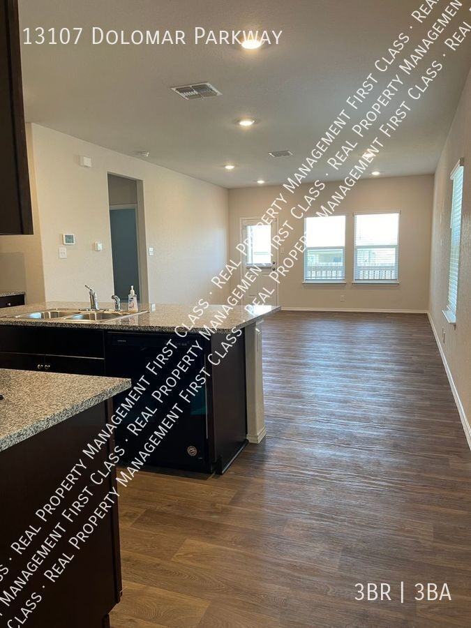 13107 Dolomar Pkwy - Photo 2 of 17