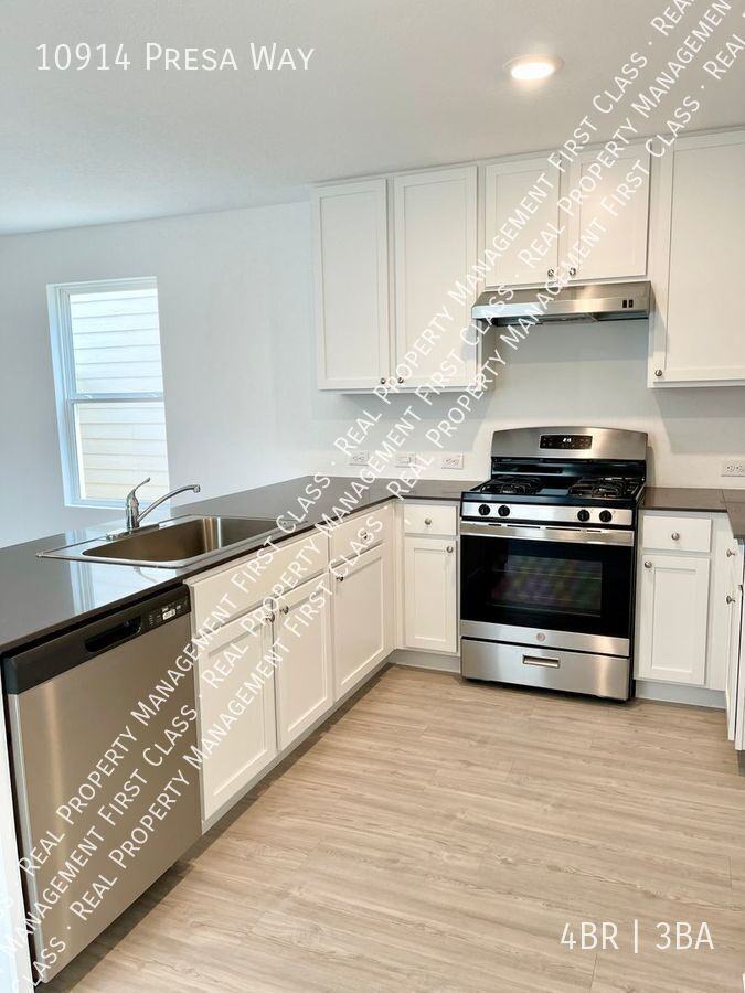 10914 Presa Way - Photo 3 of 13